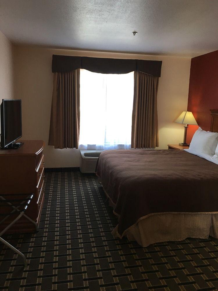 Quality Inn & Suites האנטינגטון ביץ' מראה חיצוני תמונה