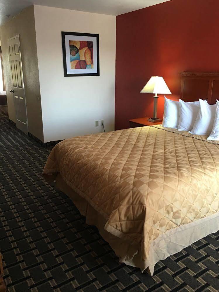 Quality Inn & Suites האנטינגטון ביץ' מראה חיצוני תמונה