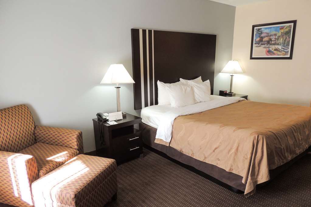 Quality Inn & Suites האנטינגטון ביץ' חדר תמונה
